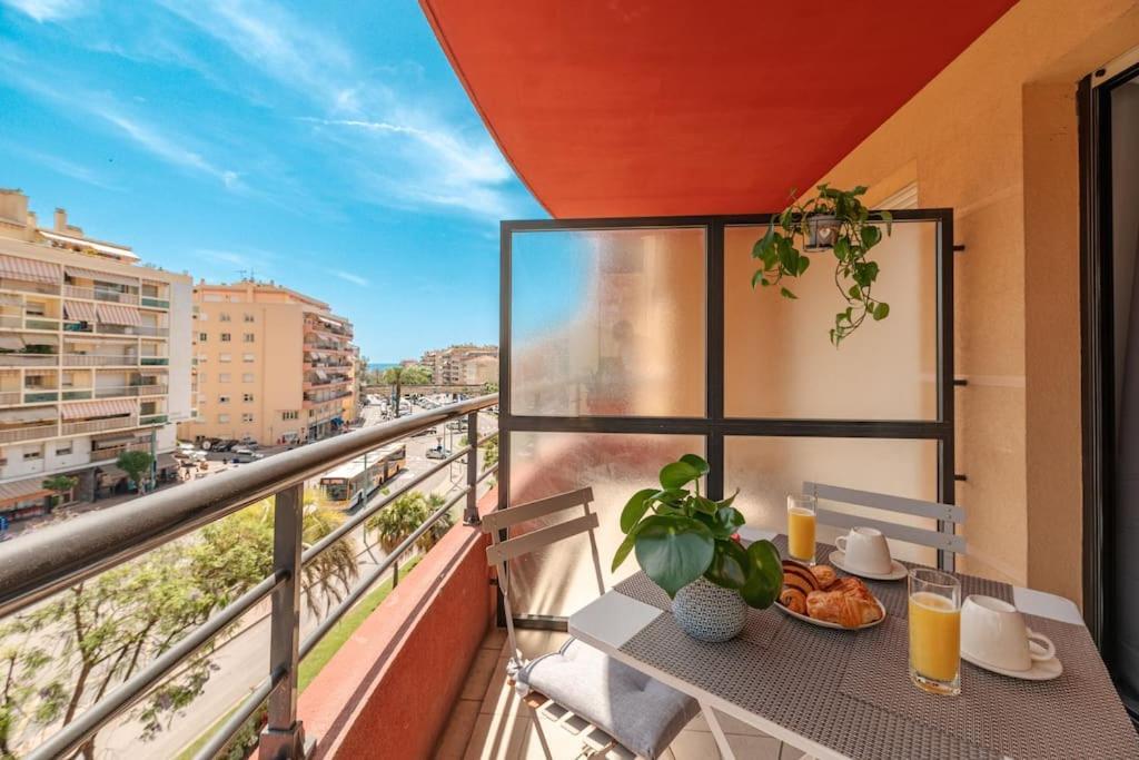 Appartement Cosy Au Centre Ville De Menton Exterior photo